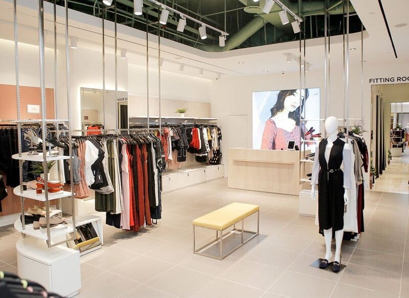 Quản lý cửa hàng thời trang bao gồm phí thuê nhân viên