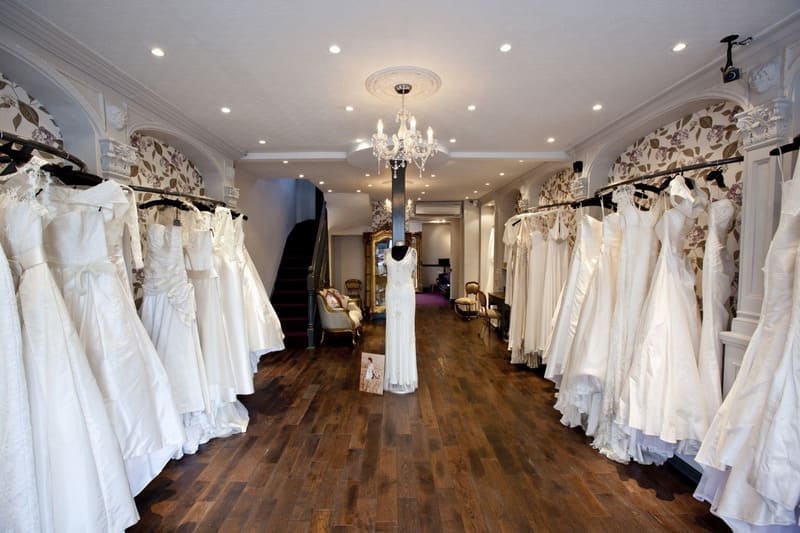 Mẫu thiết kế nội thất showroom áo cưới cổ điển lịch lãm
